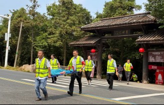 以练筑防 护航登山安全 | 茅山景区开展应急救援实战演练